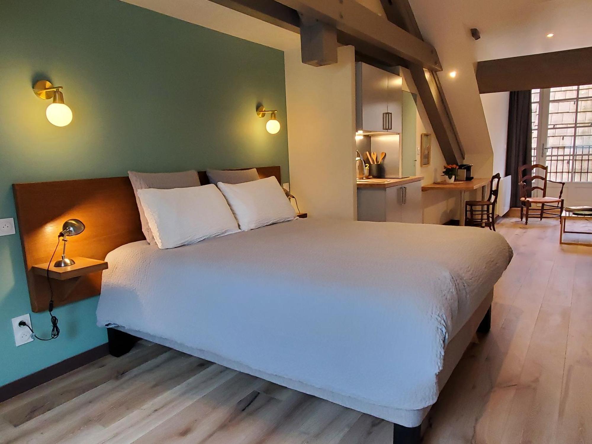 Les 7 Freres Aparthotel *